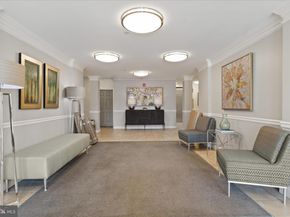 2101 N Monroe Street 111, Arlington VA 22207