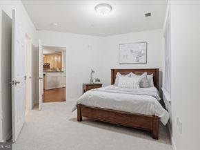 2101 N Monroe Street 111, Arlington VA 22207