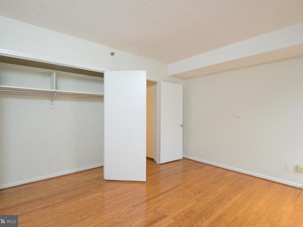 1016 S Wayne Street S 604, Arlington VA 22204