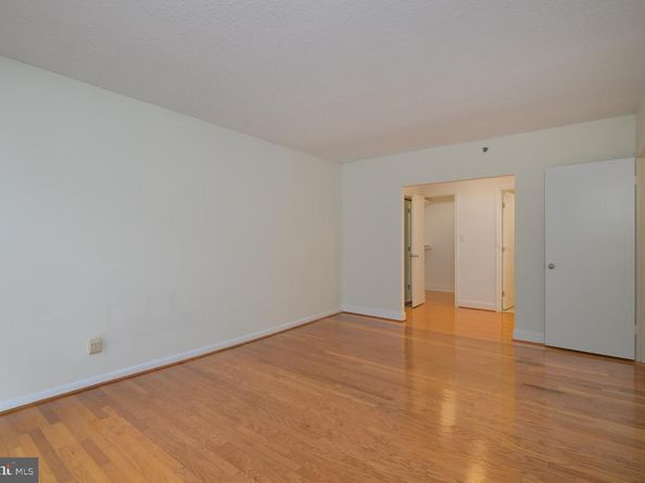 1016 S Wayne Street S 604, Arlington VA 22204