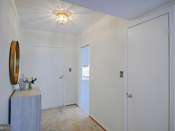 1016 S Wayne Street S 604, Arlington VA 22204