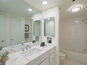 1016 S Wayne Street S 604, Arlington VA 22204