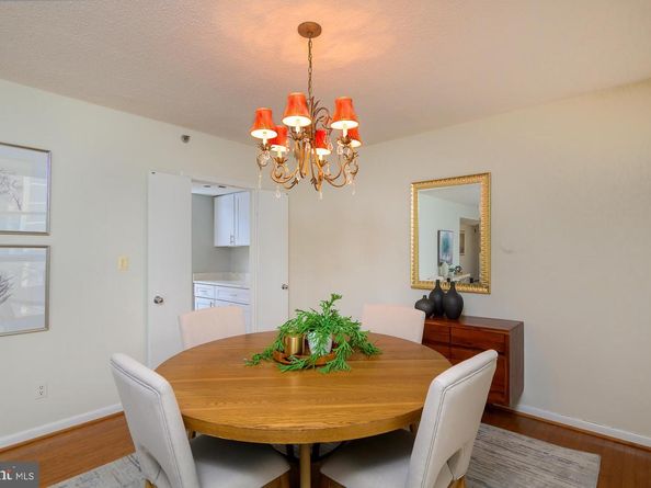 1016 S Wayne Street S 604, Arlington VA 22204