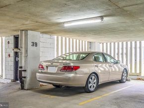 1016 S Wayne Street S 604, Arlington VA 22204