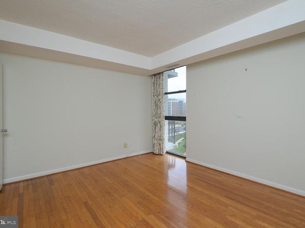 1016 S Wayne Street S 604, Arlington VA 22204