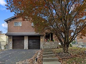 945 Manatawna Avenue, Philadelphia PA 19128