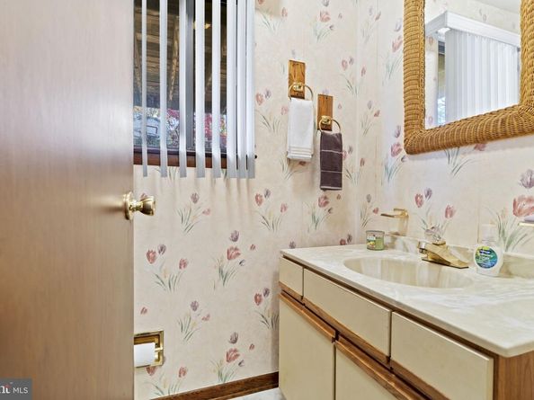 945 Manatawna Avenue, Philadelphia PA 19128