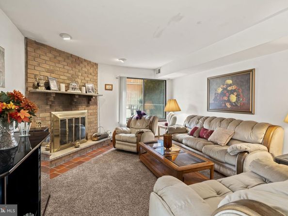 945 Manatawna Avenue, Philadelphia PA 19128