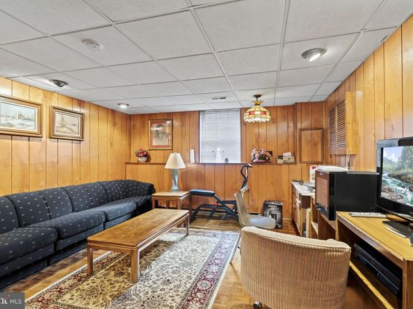 945 Manatawna Avenue, Philadelphia PA 19128