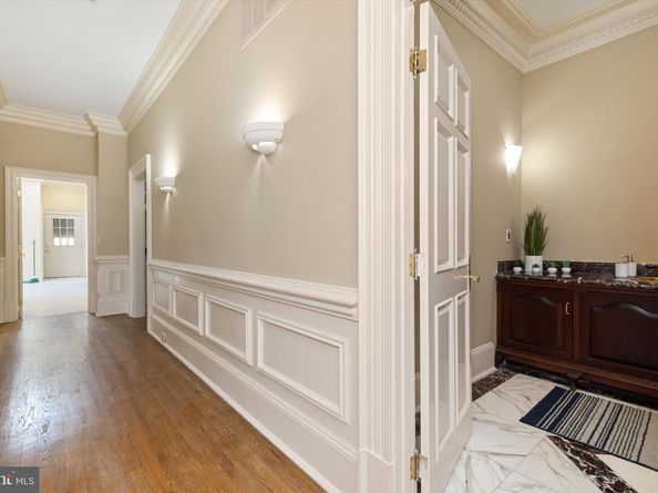 8537 Old Dominion Drive, Mclean VA 22102