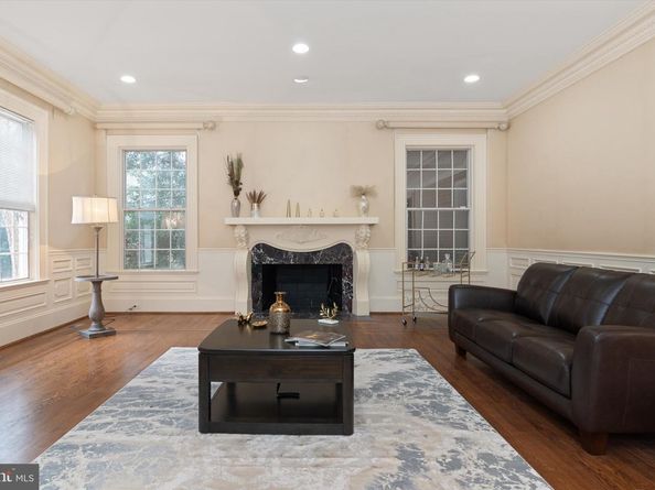 8537 Old Dominion Drive, Mclean VA 22102