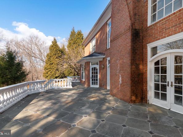 8537 Old Dominion Drive, Mclean VA 22102