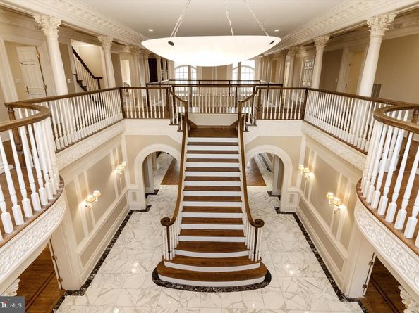 8537 Old Dominion Drive, Mclean VA 22102