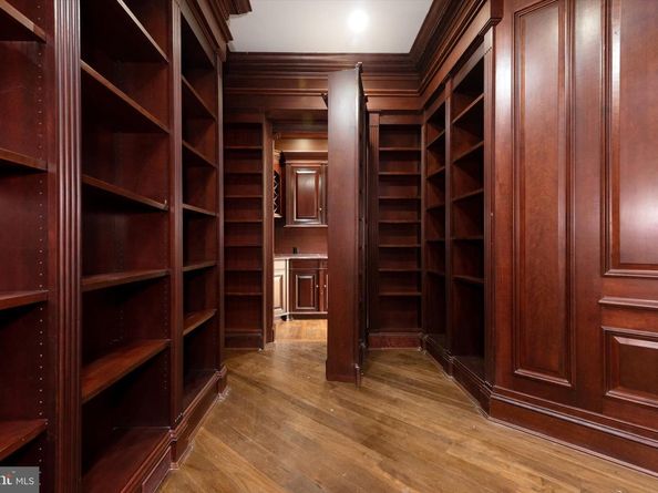 8537 Old Dominion Drive, Mclean VA 22102