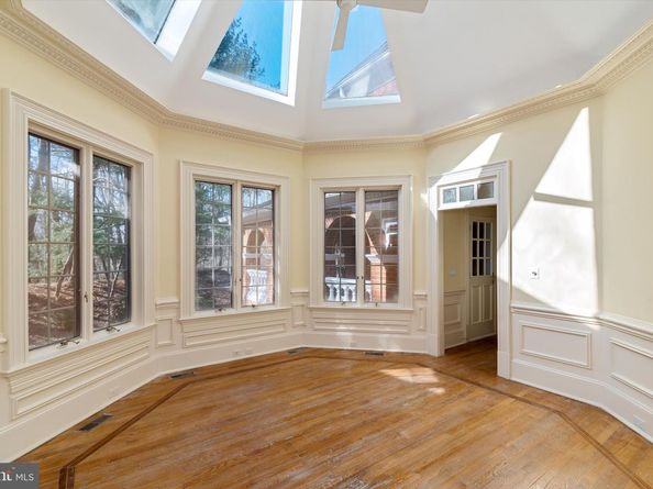 8537 Old Dominion Drive, Mclean VA 22102