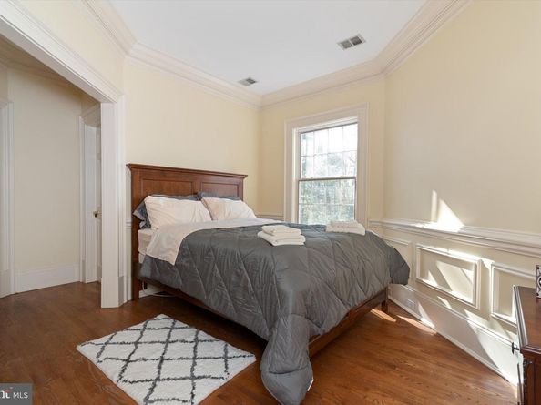 8537 Old Dominion Drive, Mclean VA 22102