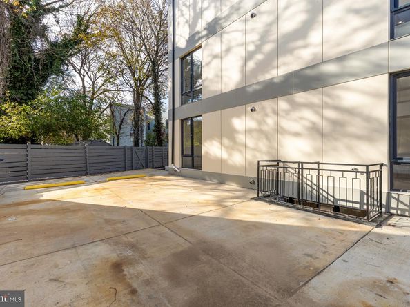 1810 Central Place NE 2, Washington DC 20002