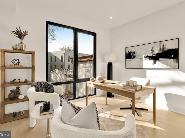 1810 Central Place NE 2, Washington DC 20002