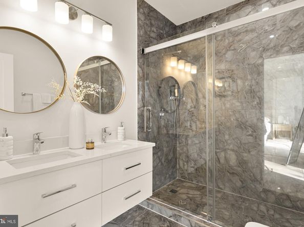 1810 Central Place NE 2, Washington DC 20002