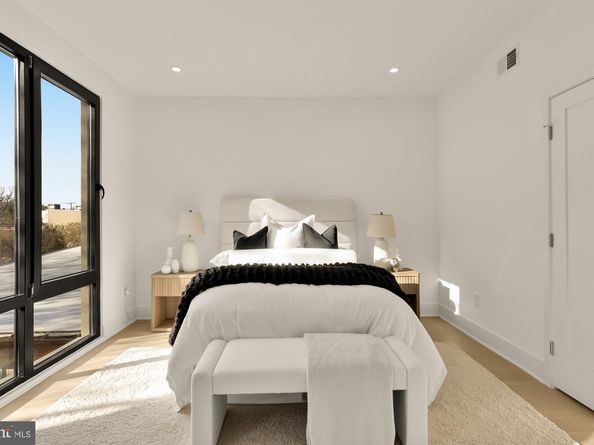 1810 Central Place NE 2, Washington DC 20002