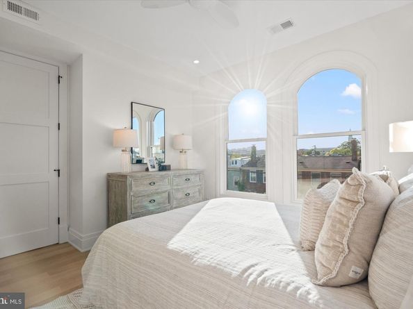 1328 Cameron St, Alexandria VA 22314