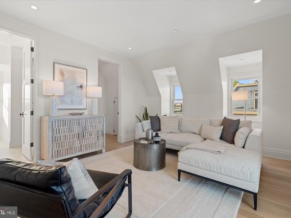 1328 Cameron St, Alexandria VA 22314