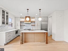 1328 Cameron St, Alexandria VA 22314