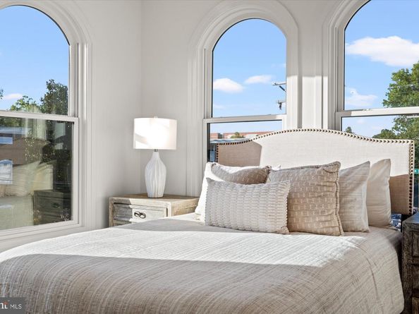 1328 Cameron St, Alexandria VA 22314