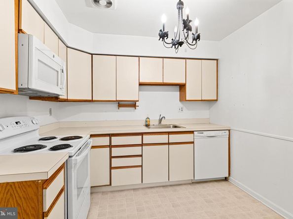 8708 Prospect Avenue B4, Philadelphia PA 19118