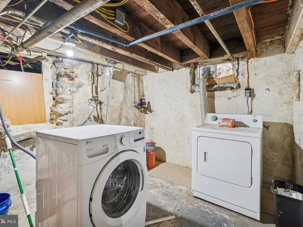 352 Carson Street, Philadelphia PA 19128