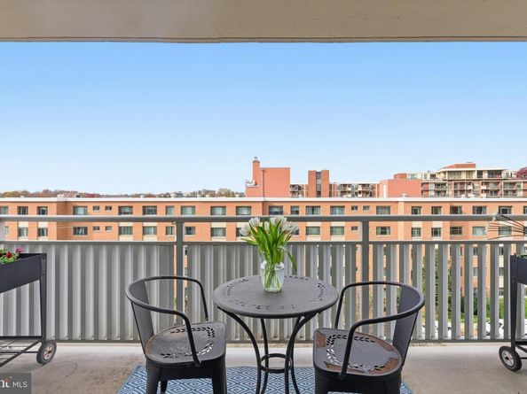 1301 S Arlington Ridge Road 610, Arlington VA 22202