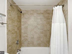 1301 S Arlington Ridge Road 610, Arlington VA 22202