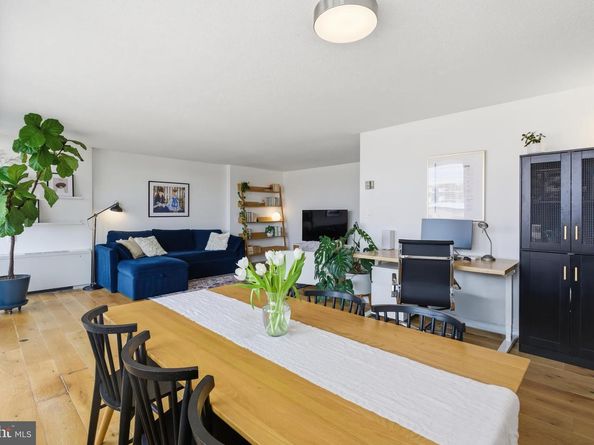 1301 S Arlington Ridge Road 610, Arlington VA 22202