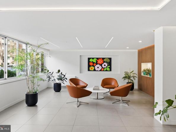 1301 S Arlington Ridge Road 610, Arlington VA 22202