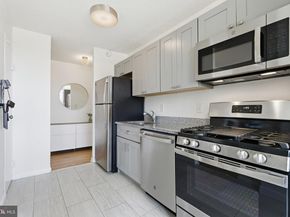 1301 S Arlington Ridge Road 610, Arlington VA 22202