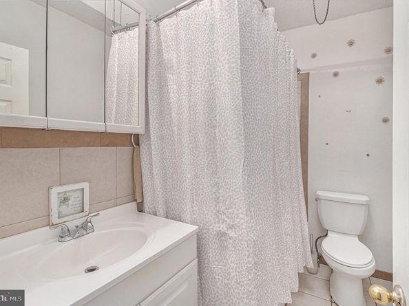 7001 Limekiln Pike, Philadelphia PA 19138