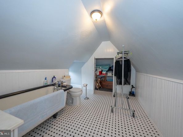 6323 Sherwood Road, Philadelphia PA 19151