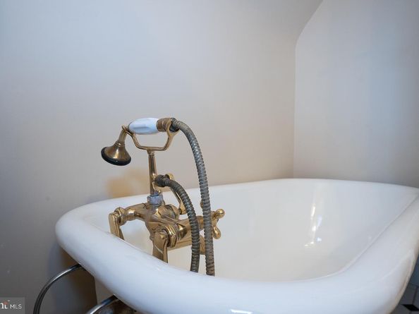 6323 Sherwood Road, Philadelphia PA 19151