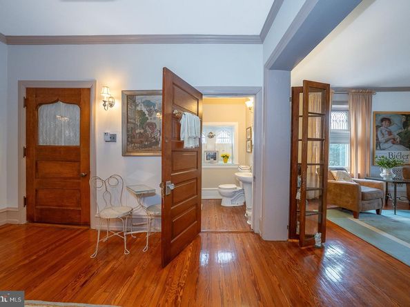 6323 Sherwood Road, Philadelphia PA 19151