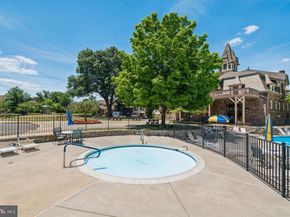 5010 N Convent Lane 130 / BUILDING H, Philadelphia PA 19114