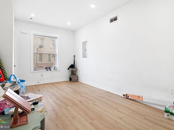916 W Somerset Street, Philadelphia PA 19133