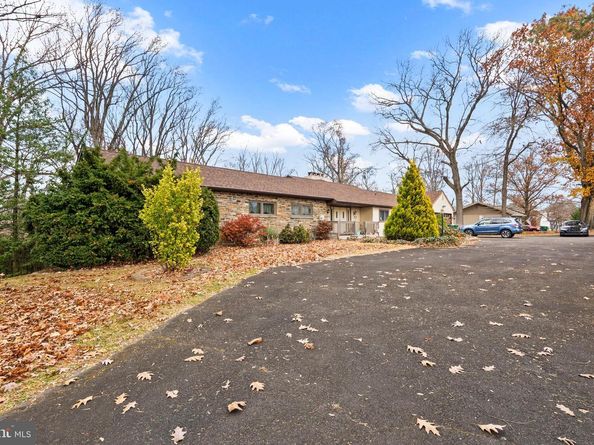 164 Trenton Road, Langhorne PA 19047