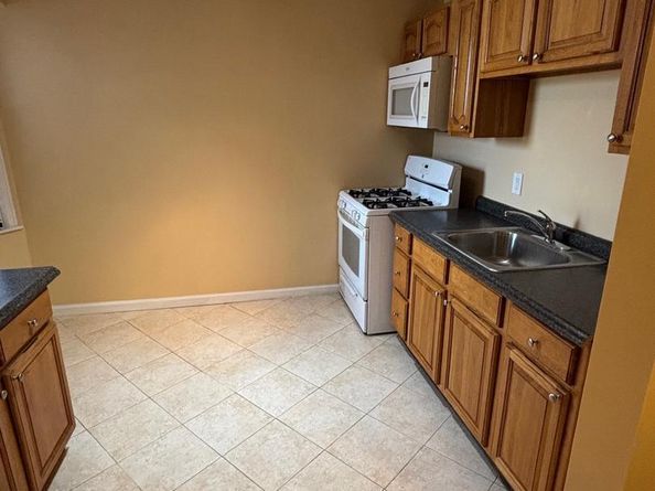 1911 72nd Avenue, Philadelphia PA 19138