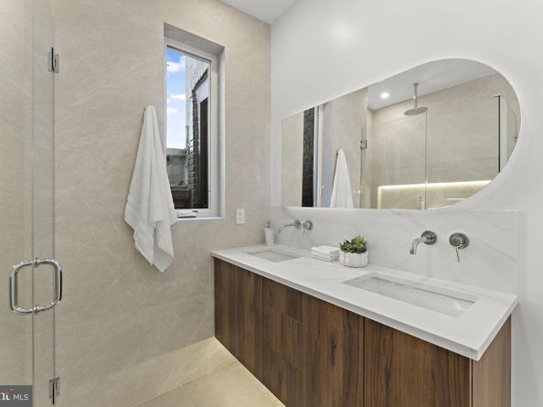 1016 5TH Street NE, Washington DC 20002