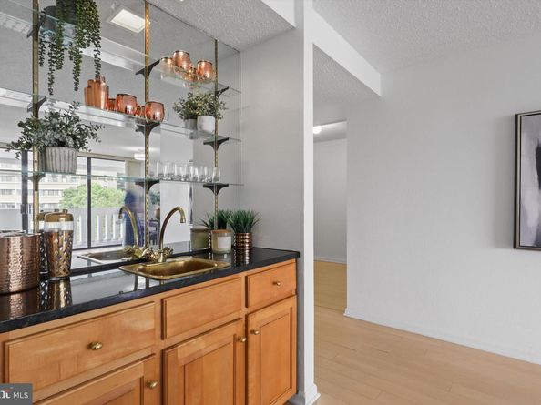 6101 Edsall Road 611, Alexandria VA 22304