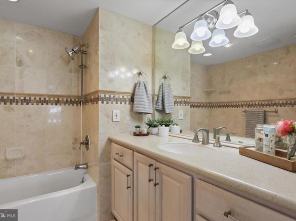 6101 Edsall Road 611, Alexandria VA 22304