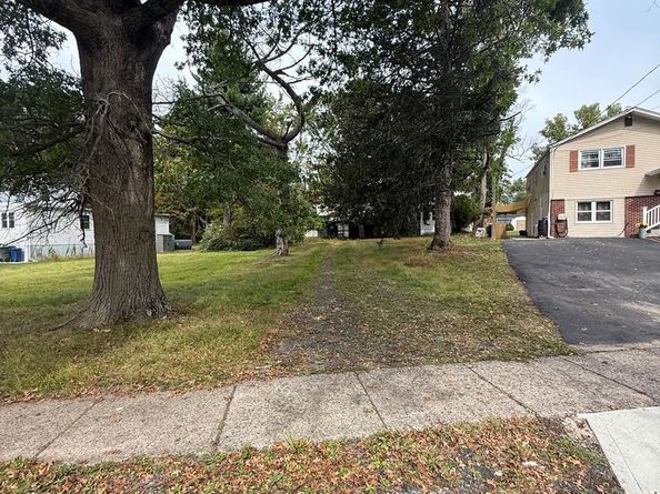 2951 Madison Avenue, Abington PA 19001