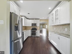 121 Dallas Road, Willow Grove PA 19090