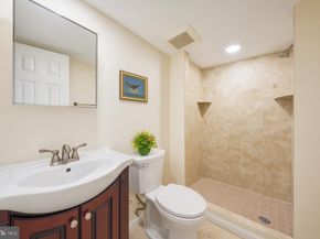 6906 Lafayette Park Drive, Annandale VA 22003