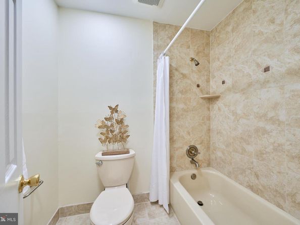 6906 Lafayette Park Drive, Annandale VA 22003